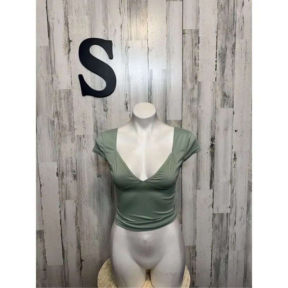 Green crop top